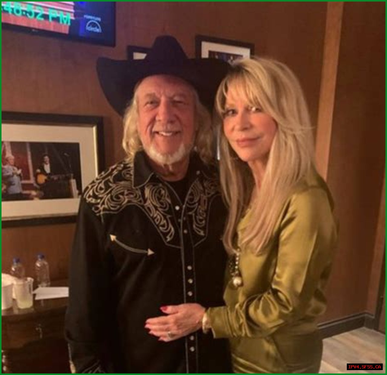 Discover John Anderson's Wife Age: Uncover The Truth