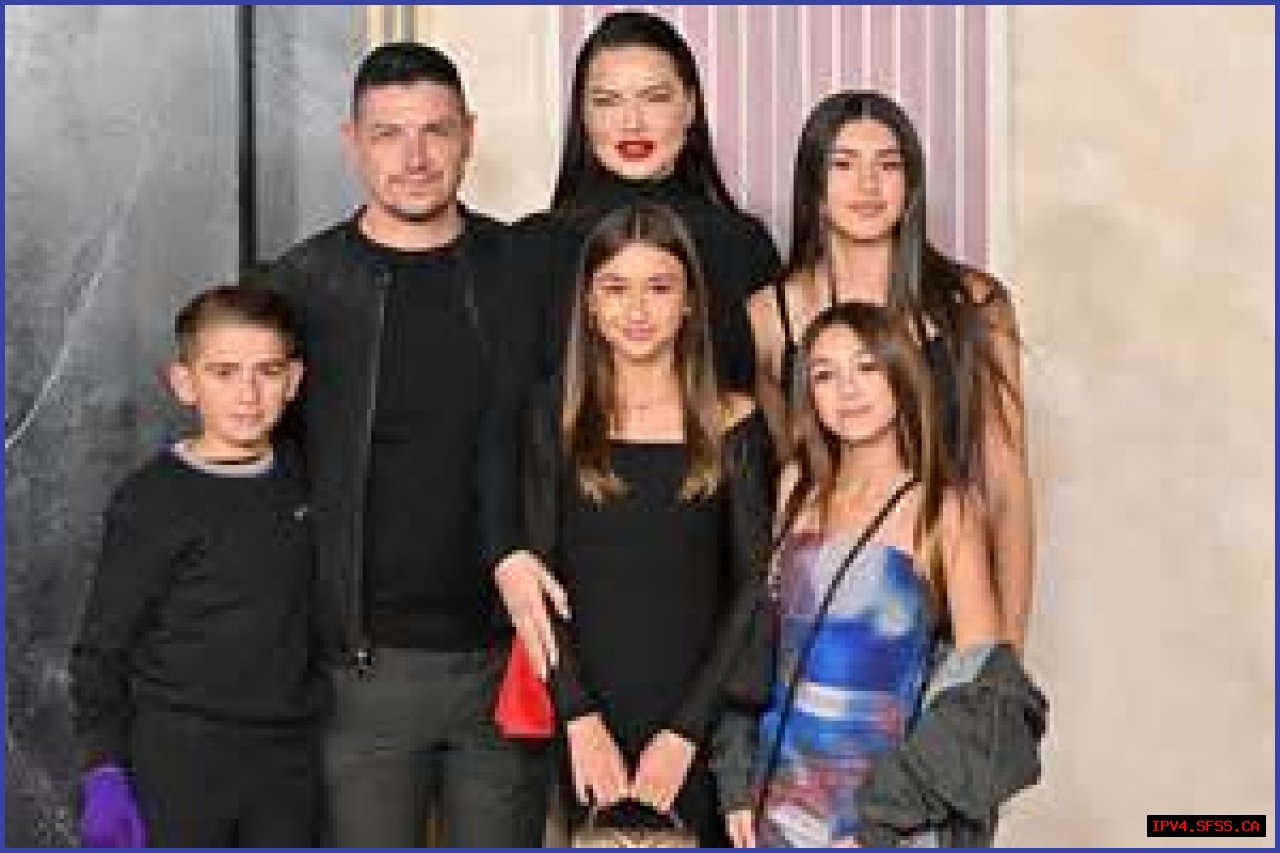 Is Adriana Lima An Only Child?